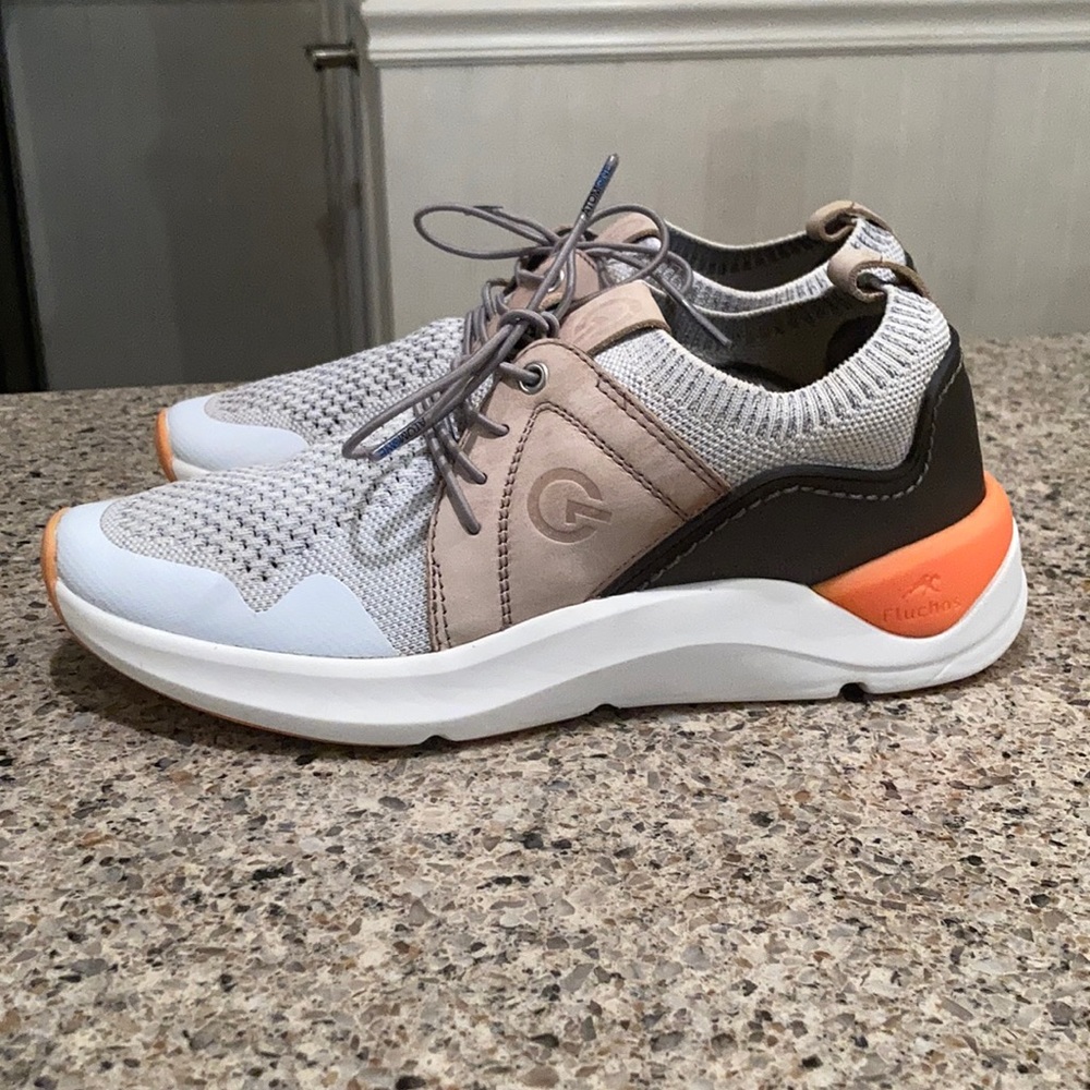 Size 8.5 (39 EU) Atom One by Fluchos